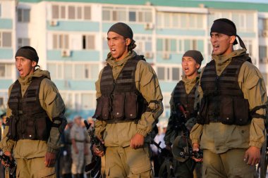 Aktau / Kazakistan - 08.17.2018: Kazakistan deniz kuvvetlerinin tatbikatı. Gösteri eğitimi.