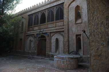 Tarihi bir film çekimi için binalar ve dekorasyonlar. Orta Asya ve Doğu stili.