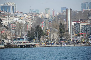 İstanbul / Türkiye - 02.28.2017: Boğazdaki çeşitli boyut ve hedeflere sahip nakliye gemileri.