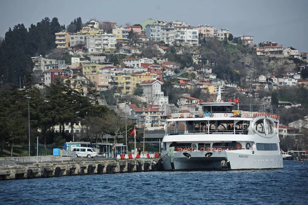 Istanbul Türkei 2017 Transportschiffe Unterschiedlicher Größe Und Zielorte Der Bosporus — Stockfoto