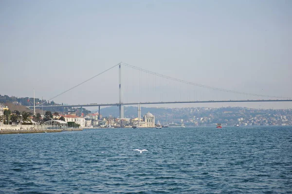 Istanbul Turecko 2017 Pobřežní Zóna Architektura Bosphorského Průlivu Most Spojující — Stock fotografie