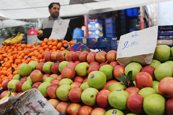 Istanbul Turkije 2017 Grote Bazaar Beurs Mensen Verkopen Kopen Voedsel — Stockfoto