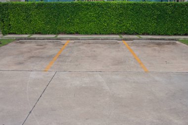 Açık park araba park yerinde boş alanı.