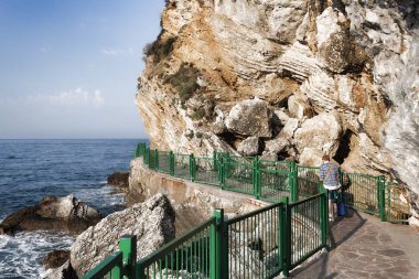 Plaja Mogren Budva'nın pitoresk yol