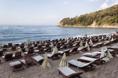 Kum ve çakıl plaj, Mogren Budva'nın