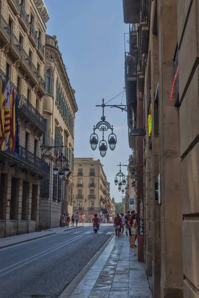 On the streets of the Gothic Quarter in Barcelona — Stock Photo, Image