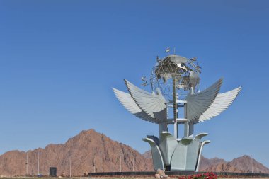 Barış işareti Sharm El Sheikh heykel. Girilen tasarım 