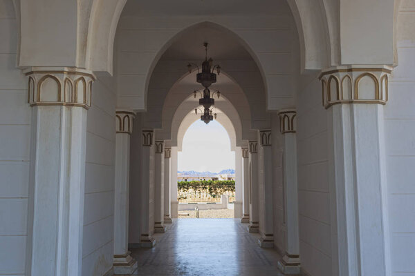 Through passage in the Salam Mosque