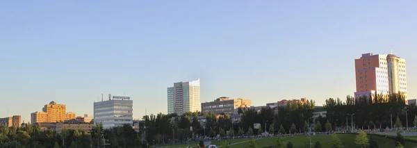 Donetsk street nära stadion Donbass Arena — Stockfoto