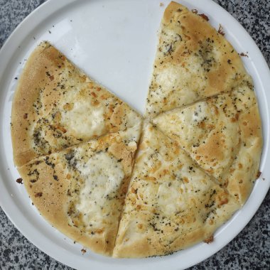 Aromatik bitkilerle Focaccia