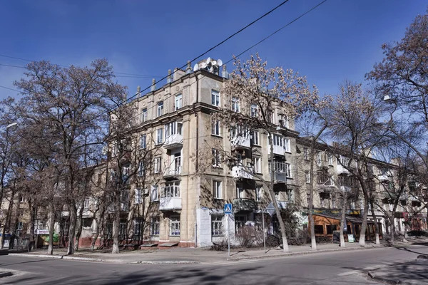 Kramatorsk Ukraine Φεβρουαρίου 2019 Ένα Παλιό Κτίριο Κατοικιών Στην Οδό — Φωτογραφία Αρχείου