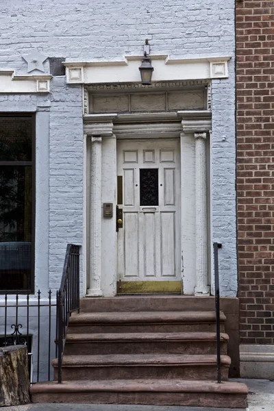 Deur, deel van een huis, Nyc — Stockfoto