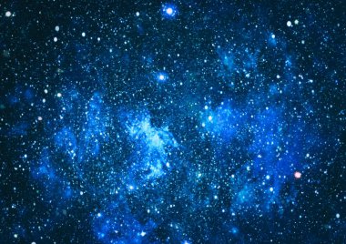 Bir sürü yıldızlı mavi, karanlık gece gökyüzü. Uzay arkaplanındaki Samanyolu