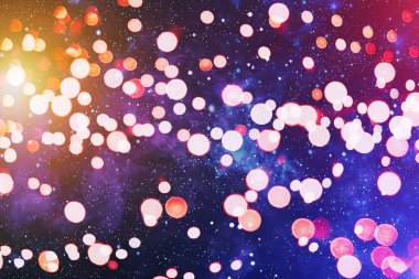 Doğal bokeh ve parlak altın ışıklarla renklendirici arka planı olan klasik Sihirli Arkaplan.