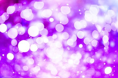 Doğal bokeh ve parlak altın ışıklarla şenlikli arka plan.