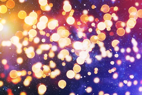 Винтажный волшебный фон с праздничным фоном с натуральным боке и яркими золотистыми огнями. — стоковое фото