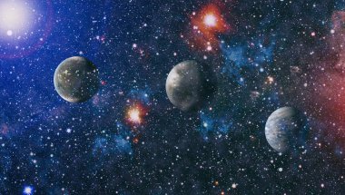 Uzayda ateşli bir patlama. Evrenin soyut çizimi. Bu görüntünün elementleri NASA tarafından desteklenmektedir