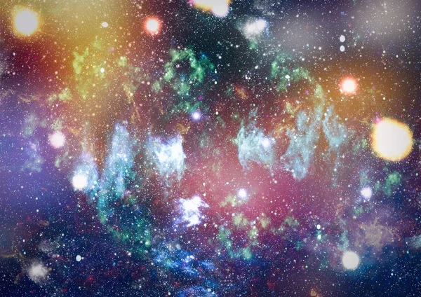 Güzel bulutsu, yıldızlar ve galaksiler. Nasa tarafından döşenmiş bu görüntü unsurları.