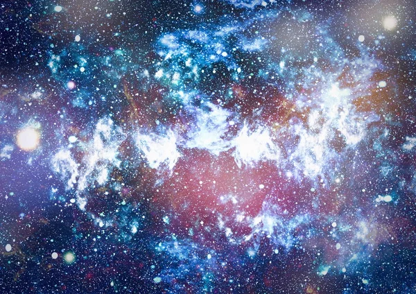 Güzel bulutsu, yıldızlar ve galaksiler. Nasa tarafından döşenmiş bu görüntü unsurları.