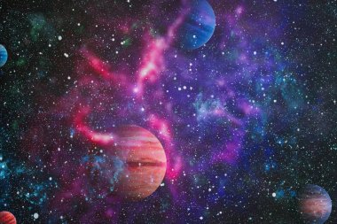 Uzaydaki gezegenler, yıldızlar ve galaksiler uzay keşiflerinin güzelliğini gösteriyor. NASA tarafından döşenmiş elementler