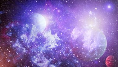 Nebula ve galaksiler uzayda. Bu görüntünün elementleri NASA tarafından desteklenmektedir.