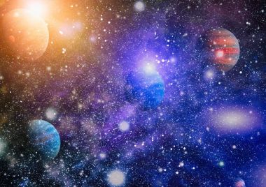 Nebula ve galaksiler uzayda. Bu görüntünün elementleri NASA tarafından desteklenmektedir.