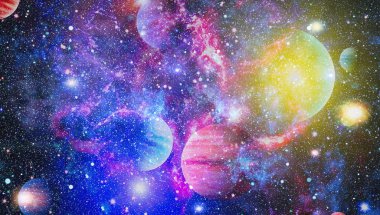 Nebula ve galaksiler uzayda. Bu görüntünün elementleri NASA tarafından desteklenmektedir.