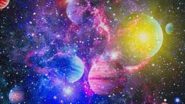 Nebula ve galaksiler uzayda. Bu görüntünün elementleri NASA tarafından desteklenmektedir.