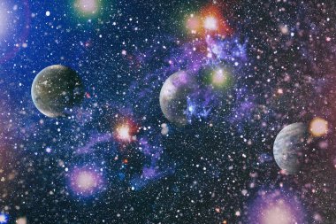 Nebula ve galaksiler uzayda. Bu görüntünün elementleri NASA tarafından desteklenmektedir.