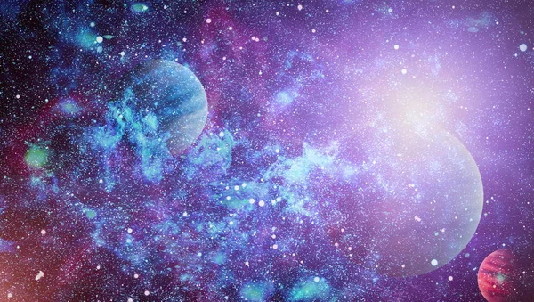 Nebula ve galaksiler uzayda. Bu görüntünün elementleri NASA tarafından desteklenmektedir.