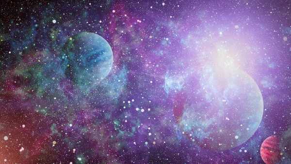 Nebula ve galaksiler uzayda. Bu görüntünün elementleri NASA tarafından desteklenmektedir.