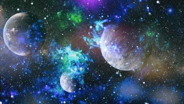 Nebula ve galaksiler uzayda. Bu görüntünün elementleri NASA tarafından desteklenmektedir.