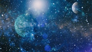 Nebula ve galaksiler uzayda. Bu görüntünün elementleri NASA tarafından desteklenmektedir.