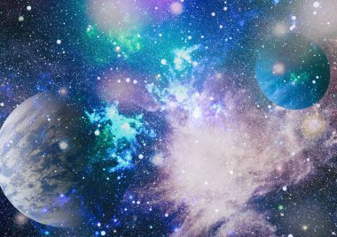 Panoramik derin uzaya arıyorum. Karanlık gece gökyüzüne yıldızlarla dolu.