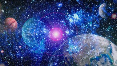 Patlama süpernovası. Parlak Yıldız Nebulası. Uzak galaksi. Soyut görüntü. Bu görüntünün elementleri NASA tarafından desteklenmektedir.