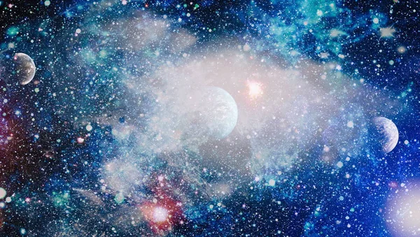 Uzayda ateşli bir patlama. Evrenin soyut çizimi. Bu görüntünün elementleri NASA tarafından desteklenmektedir