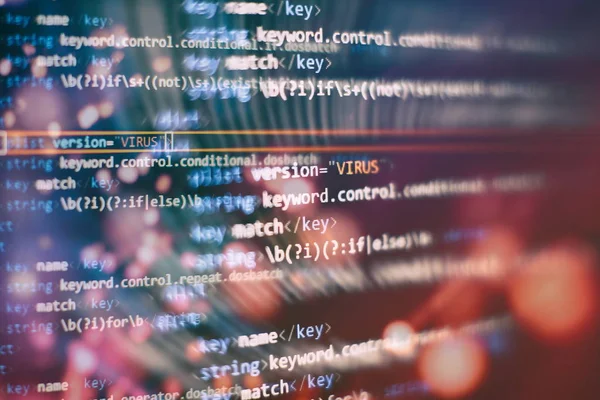 概要コンピュータスクリプトコード。ソフトウェア開発者のプログラミングコード画面。ソフトウェアプログラミング作業時間. — ストック写真