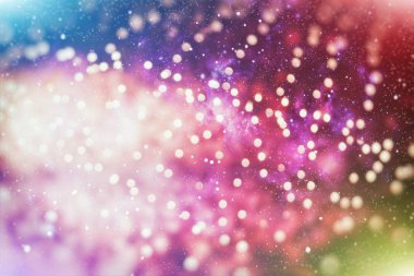 Mavi ve gümüş parıldayan ampullerin soyut bulanıklığı arka plan ışıkları: Noel duvar kağıdı dekorasyonlarının bulanıklığı. xmas bayram festivali arkaplanı: ışıltı çemberi aydınlatma kutlamaları .