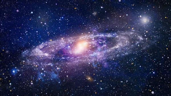 Nebula ve galaksiler uzayda. Uzayda Dünya 'dan birçok ışık yılı uzakta. Bu görüntünün elementleri NASA tarafından desteklenmektedir.