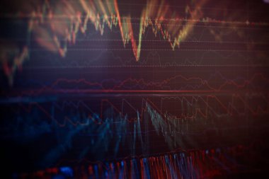 Ekonomik büyüme, durgunluk. Elektronik sanal platform eğilimleri ve borsa dalgalanmalarını gösteriyor, sonuçları bulmak için grafiklerden ve grafikten analiz edilen veriler.