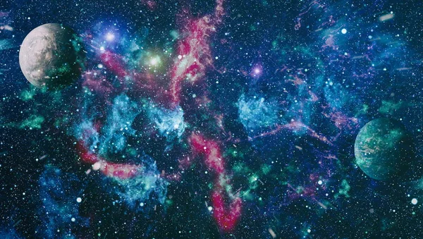 黒い背景に輝く輝く青い星の粒子の動き 宇宙空間の背景で銀河の星明星星雲 この画像は ナサによって提供されました — ストック写真