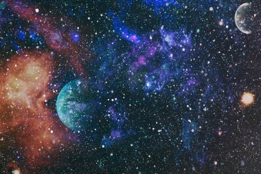 Parlayan dev nebula. Kırmızı nebula ve yıldızlı uzay arkaplanı. Bu görüntünün elementleri NASA tarafından desteklenmektedir.