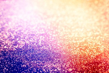 Yanıp sönen yıldızlar ve kıvılcımlarla odaklanmış arkaplan. Bulanık Xmas Bokeh. Tebrik kartı tasarımı