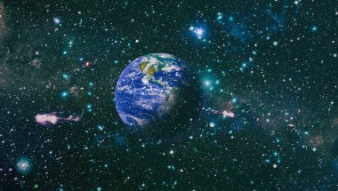 Soyut astronomik galaksi. Uzak bir galaksideki yıldızlar, toz ve gaz bulutsusu. Bu görüntünün elementleri Nasa tarafından döşenmiştir.