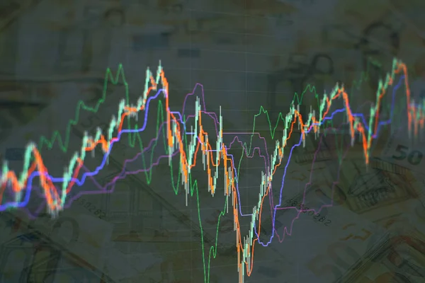 技術的な価格グラフと指標 青のテーマ画面上の赤と緑の燭台チャート 市場のボラティリティ 上下の傾向 株式取引 暗号通貨の背景 — ストック写真