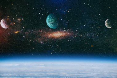 Uzaydaki gezegenler, yıldızlar ve galaksiler uzay keşiflerinin güzelliğini gösteriyor. NASA tarafından döşenmiş elementler