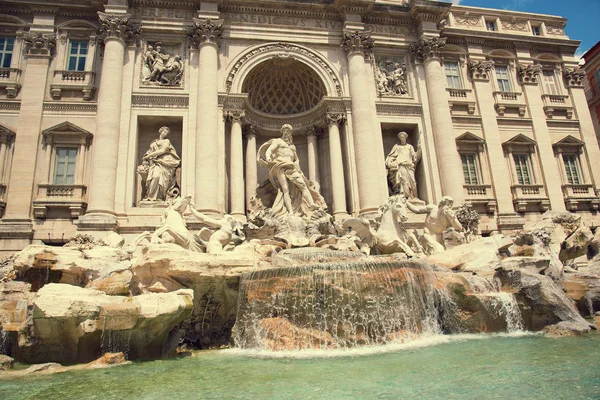 Rome, Italië - beroemde Trevifontein (Italiaans: fontana di trevi) — Stockfoto