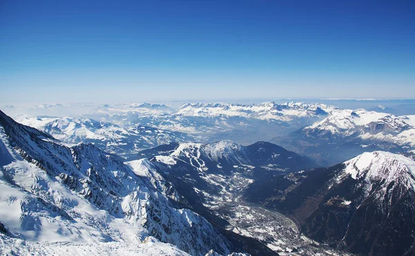 Chamonix Valley da estação Aiguille du midi — Fotografia de Stock