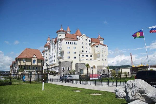 Sochi, Ryssland - 21 maj 2017: Hotel Bogatyr nära Sochi OS P — Stockfoto