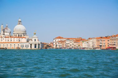 Grand Canal Venedik'ten binaların görünümünü
